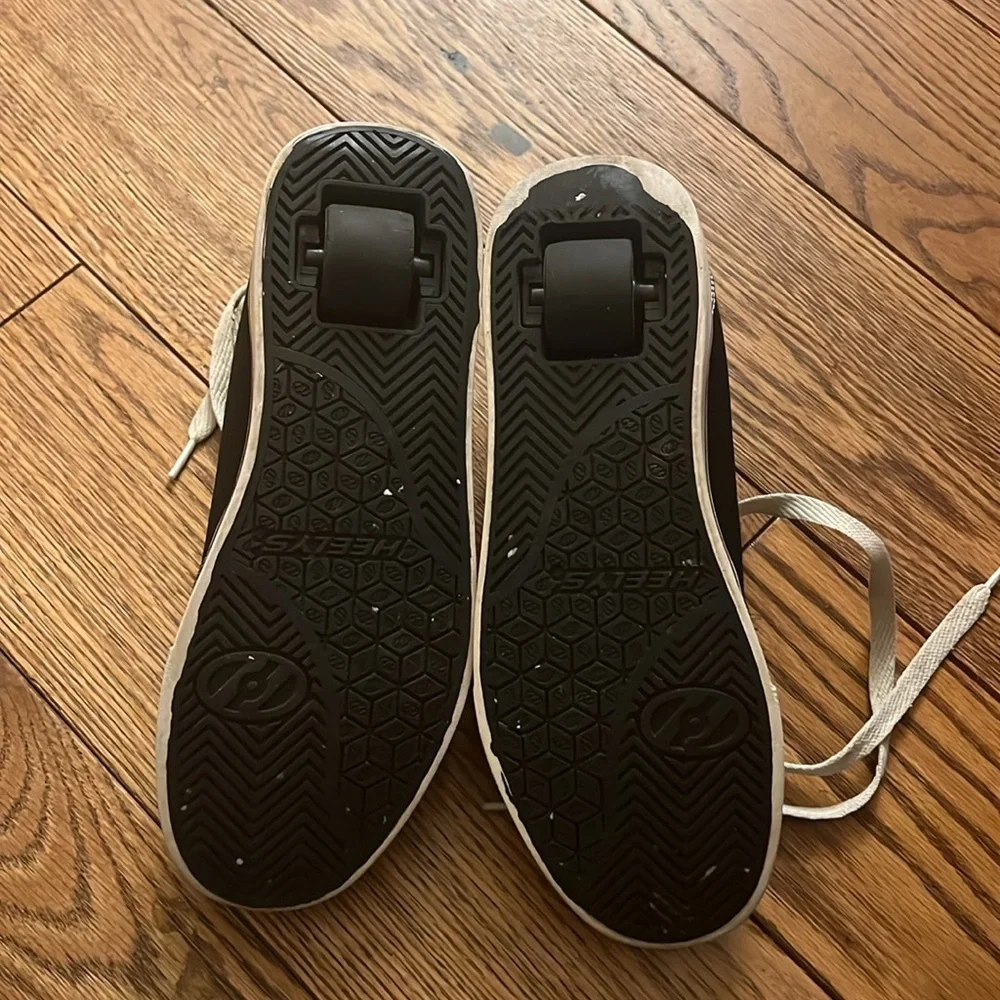 Heelys shoes!! Size USA: 5 - Picture 4 of 5